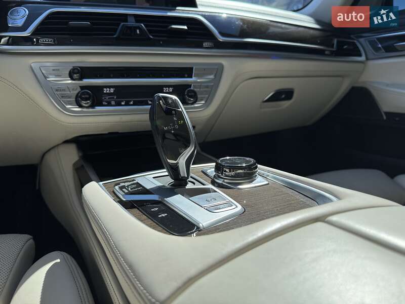 Седан BMW 7 Series 2019 в Киеве