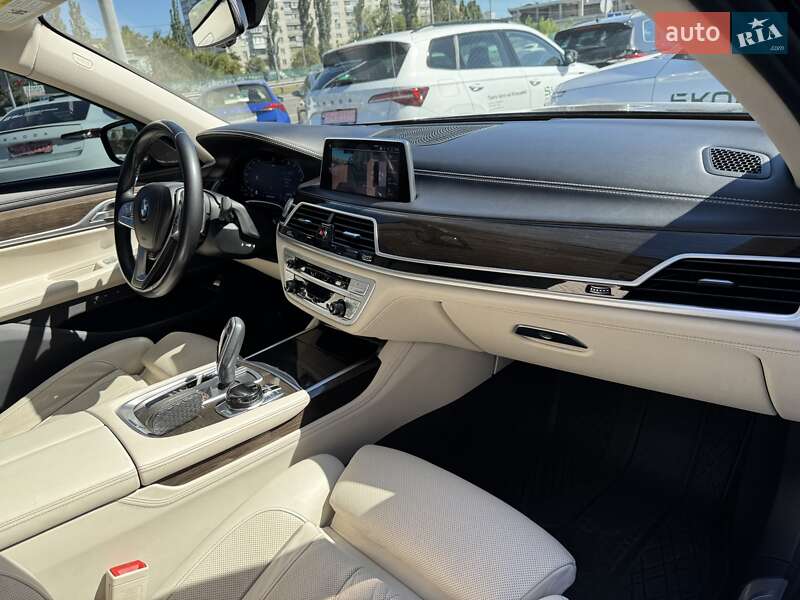Седан BMW 7 Series 2019 в Киеве