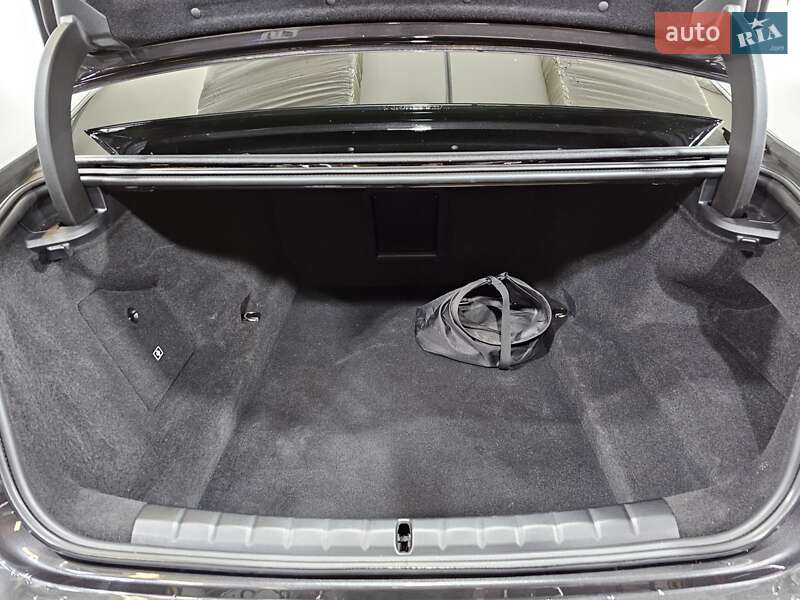 Седан BMW 7 Series 2023 в Киеве