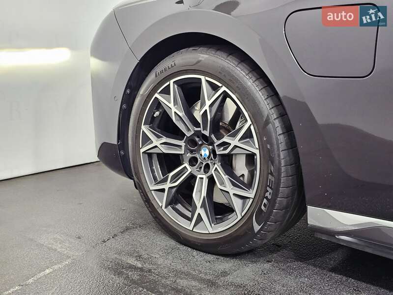Седан BMW 7 Series 2023 в Киеве