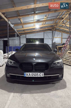 Седан BMW 7 Series 2011 в Братському