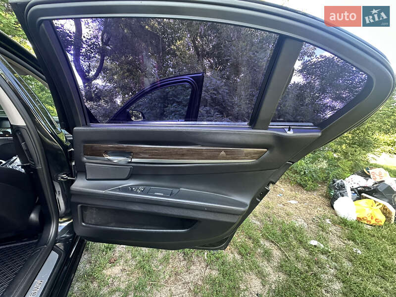 Седан BMW 7 Series 2010 в Броварах