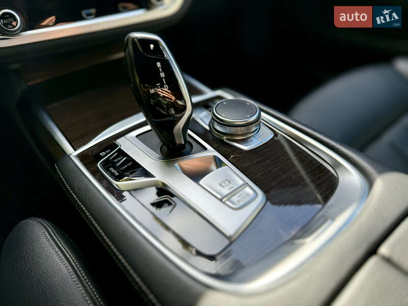 Седан BMW 7 Series 2019 в Киеве