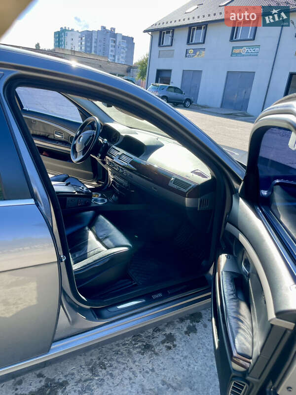 Седан BMW 7 Series 2007 в Вараші