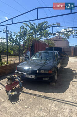 Седан BMW 7 Series 1996 в Южном