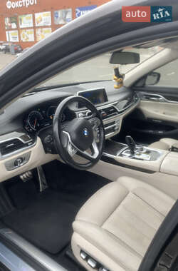 Седан BMW 7 Series 2016 в Киеве