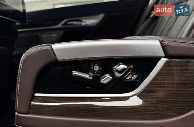 Седан BMW 7 Series 2016 в 