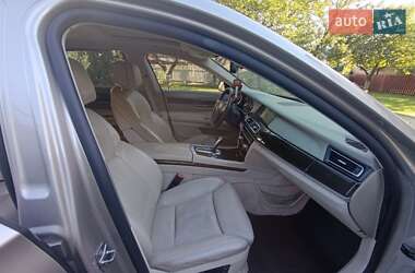 Седан BMW 7 Series 2010 в 