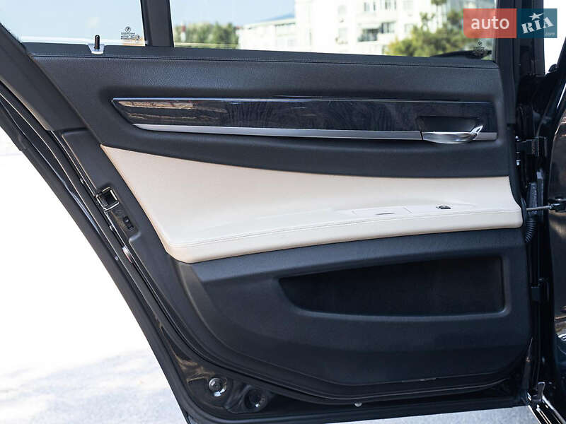 Седан BMW 7 Series 2009 в Одесі