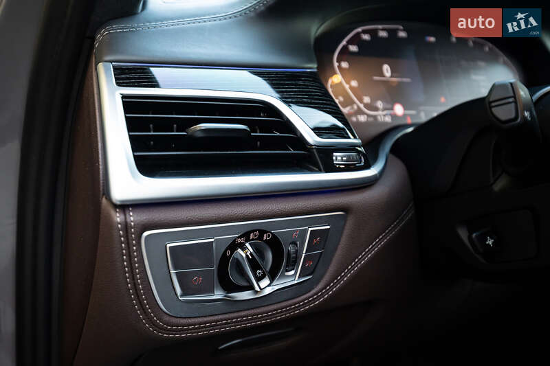 Седан BMW 7 Series 2022 в Києві