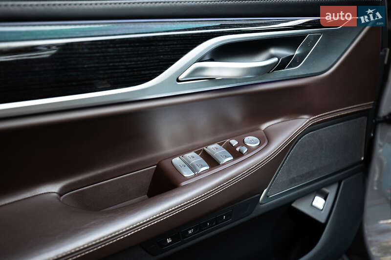 Седан BMW 7 Series 2022 в Києві