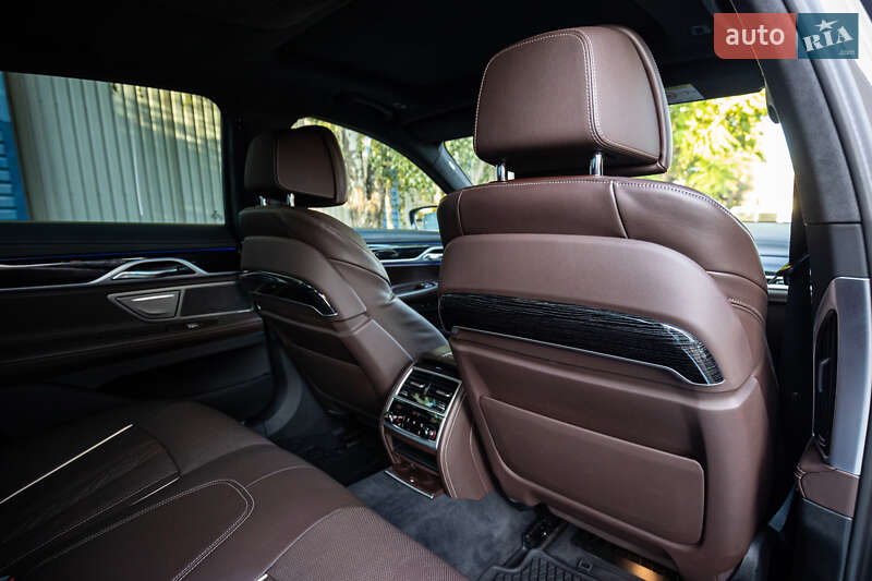 Седан BMW 7 Series 2022 в Києві