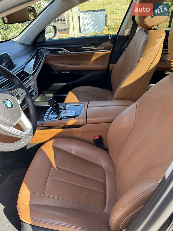 Седан BMW 7 Series 2016 в Тернополе фото 9 Седан BMW 7 Series 2016 в Тернополе