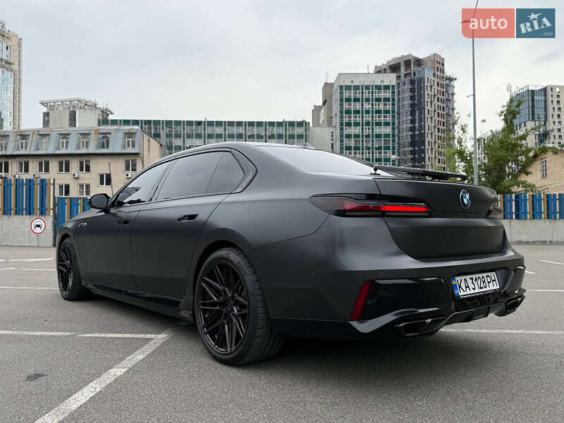 Седан BMW 7 Series 2024 в Киеве