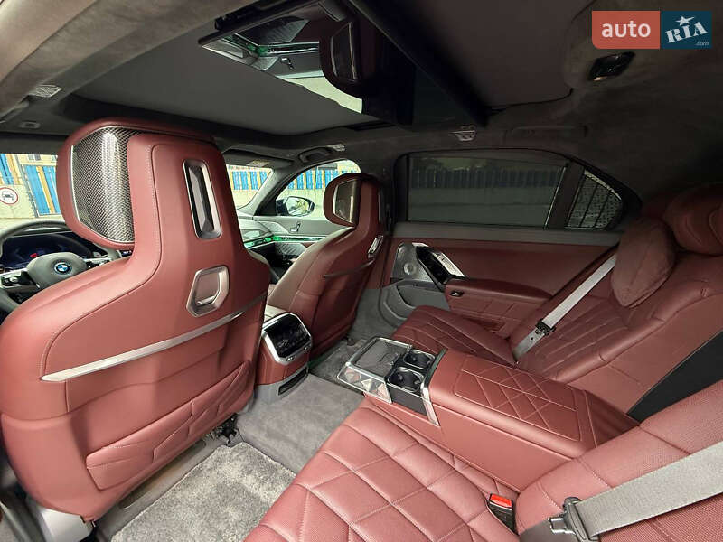 Седан BMW 7 Series 2024 в Киеве