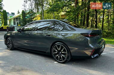 Седан BMW 7 Series 2024 в  фото 4 Седан BMW 7 Series 2024 в
