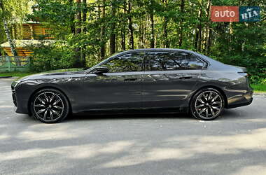 Седан BMW 7 Series 2024 в  фото 8 Седан BMW 7 Series 2024 в
