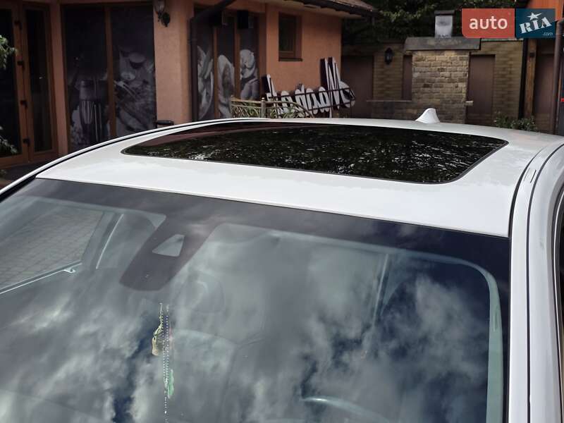 Седан BMW 7 Series 2014 в Мукачево