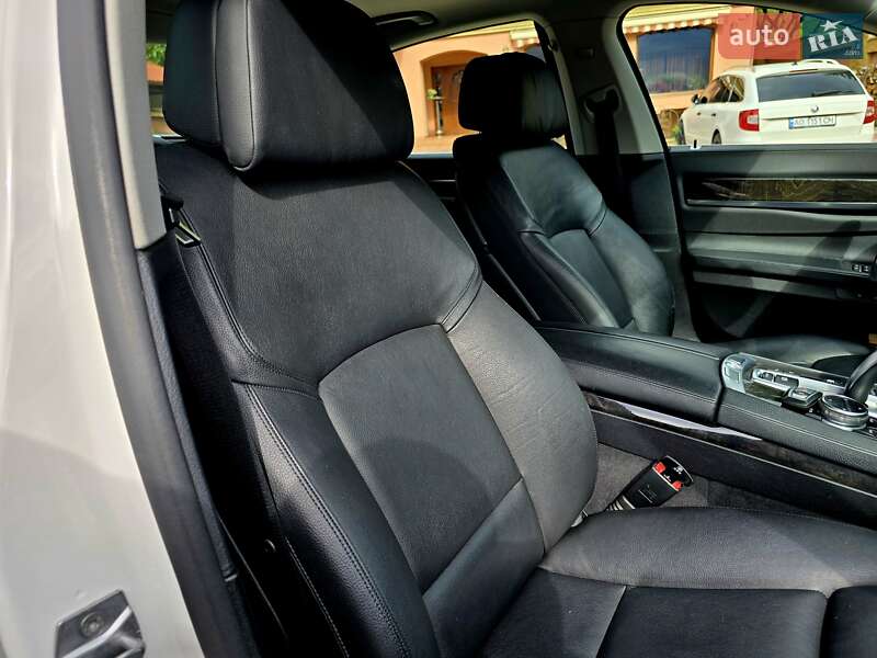 Седан BMW 7 Series 2014 в Мукачево