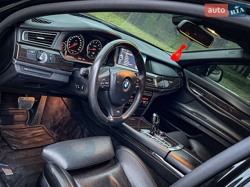 Седан BMW 7 Series 2009 в Днепре