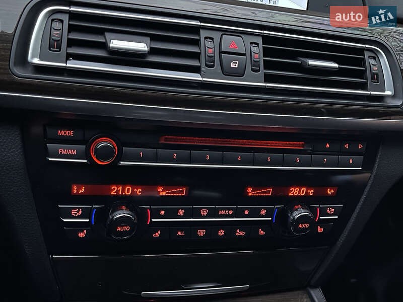 Седан BMW 7 Series 2009 в Днепре