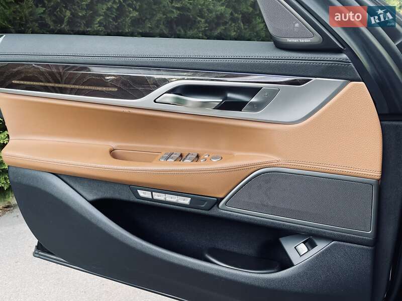 Седан BMW 7 Series 2017 в Запоріжжі