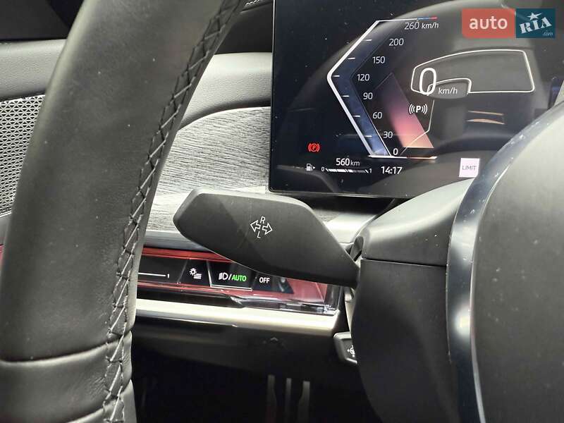 Седан BMW 7 Series 2024 в Львове