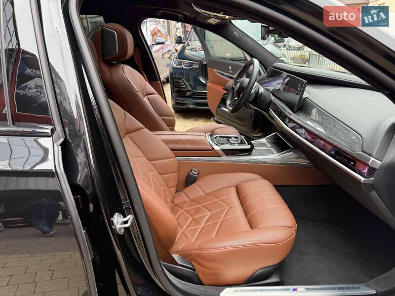 Седан BMW 7 Series 2024 в Львове