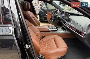 Седан BMW 7 Series 2024 в 