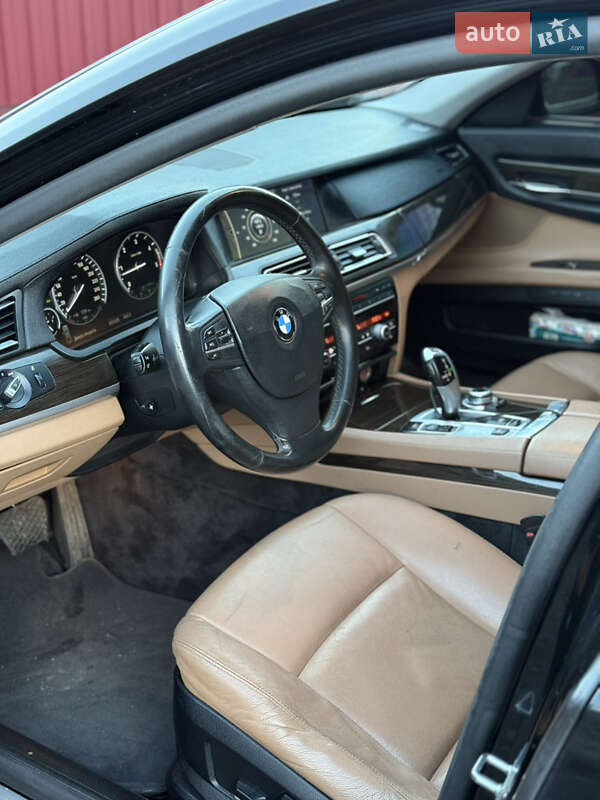 Седан BMW 7 Series 2009 в Дрогобыче