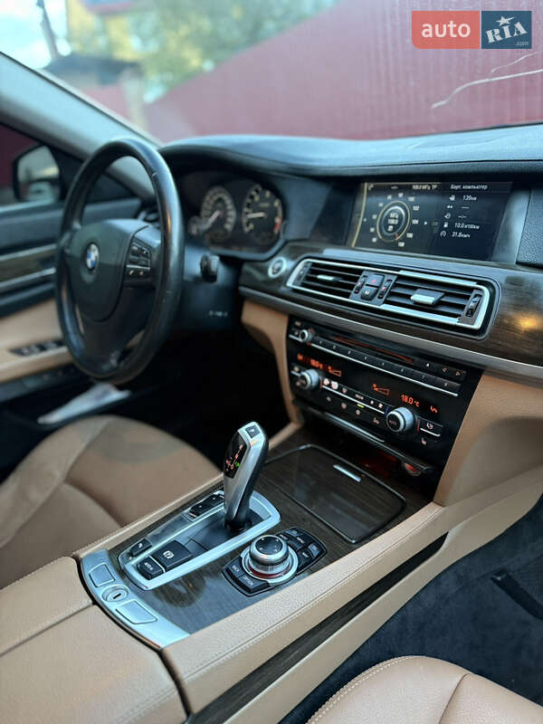 Седан BMW 7 Series 2009 в Дрогобыче