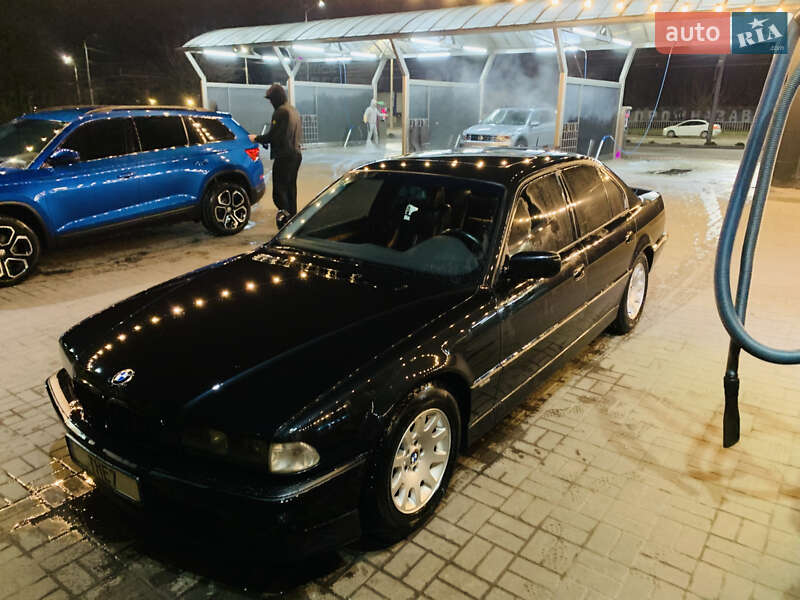 Седан BMW 7 Series 1996 в Днепре