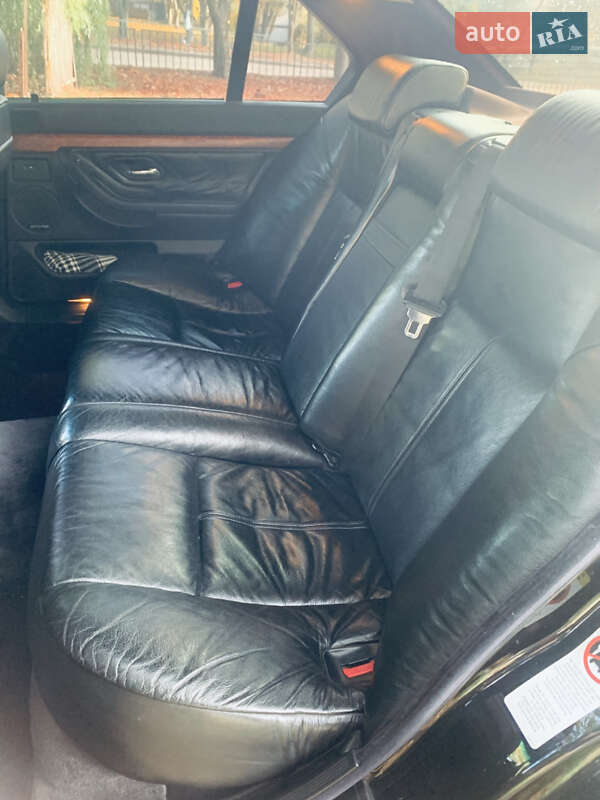 Седан BMW 7 Series 1996 в Днепре