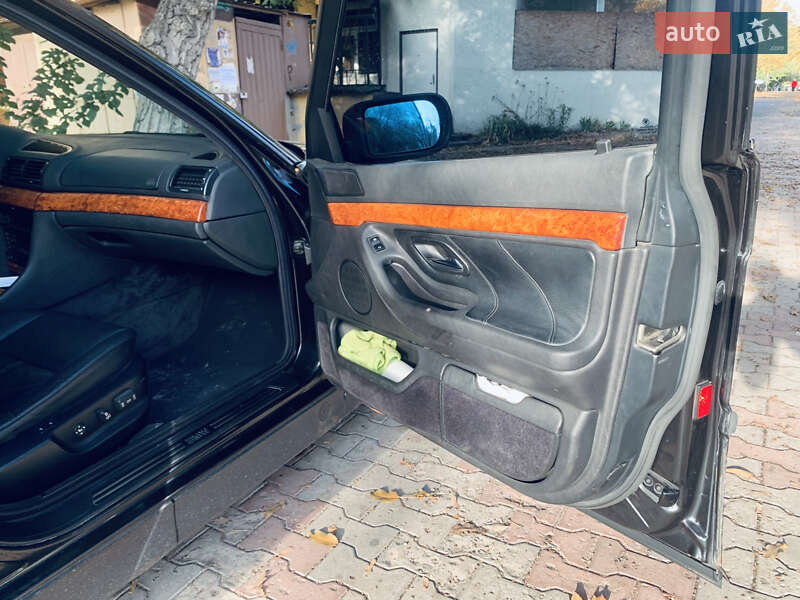 Седан BMW 7 Series 1996 в Днепре