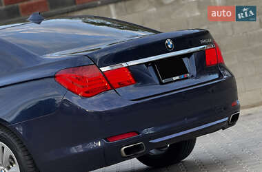 Седан BMW 7 Series 2011 в 