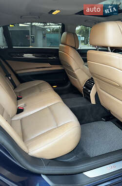 Седан BMW 7 Series 2011 в 