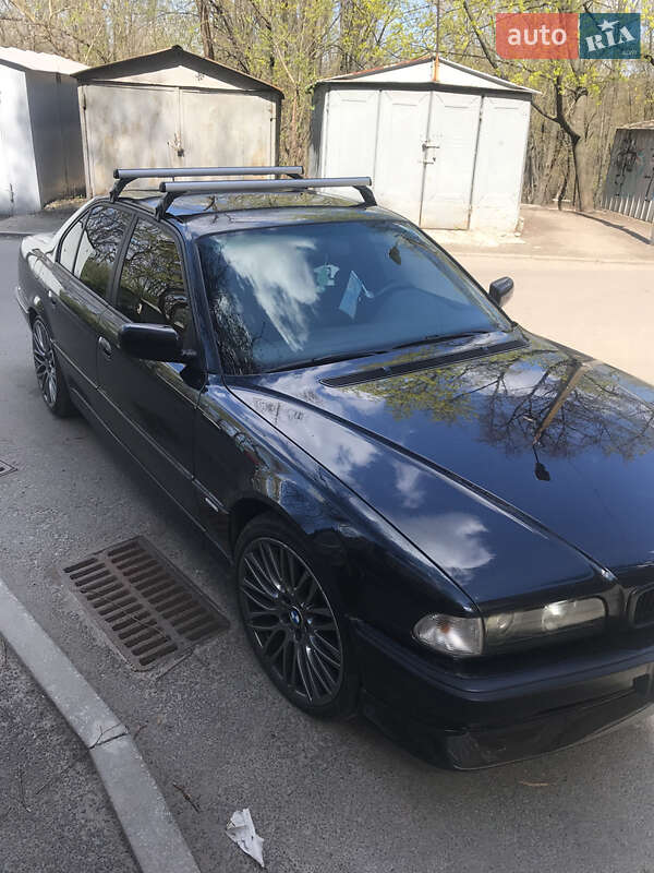 Седан BMW 7 Series 1996 в Днепре
