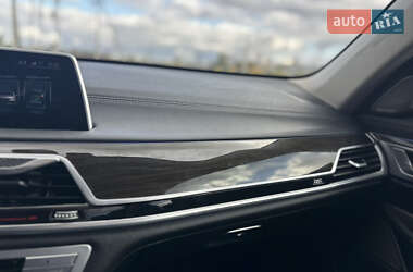 Седан BMW 7 Series 2016 в 