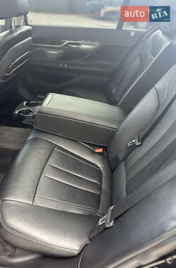 Седан BMW 7 Series 2016 в 