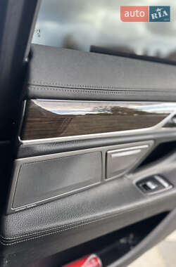 Седан BMW 7 Series 2016 в 