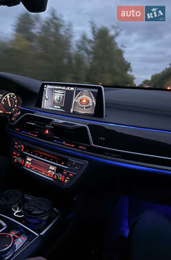 Седан BMW 7 Series 2016 в 