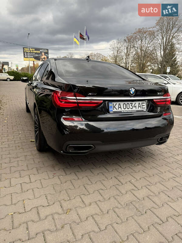 Седан BMW 7 Series 2015 в Киеве