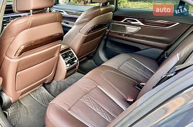 Седан BMW 7 Series 2022 в 