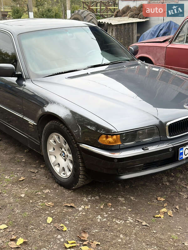 Седан BMW 7 Series 2000 в Черновцах