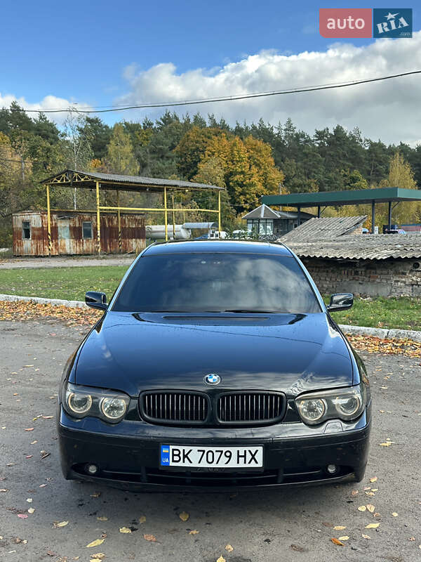 Седан BMW 7 Series 2003 в Радивилове