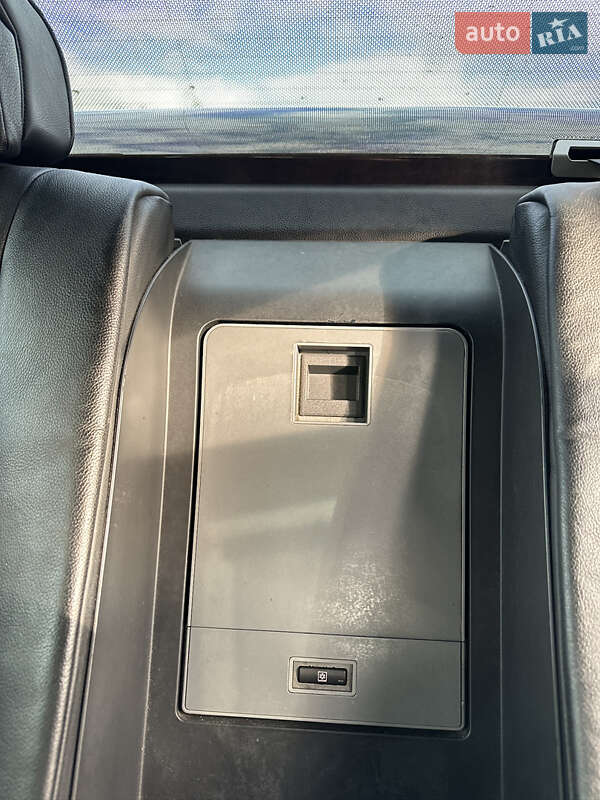 Седан BMW 7 Series 2003 в Радивилове