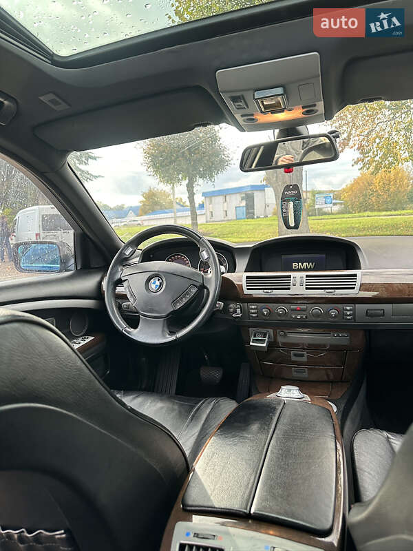 Седан BMW 7 Series 2003 в Радивилове