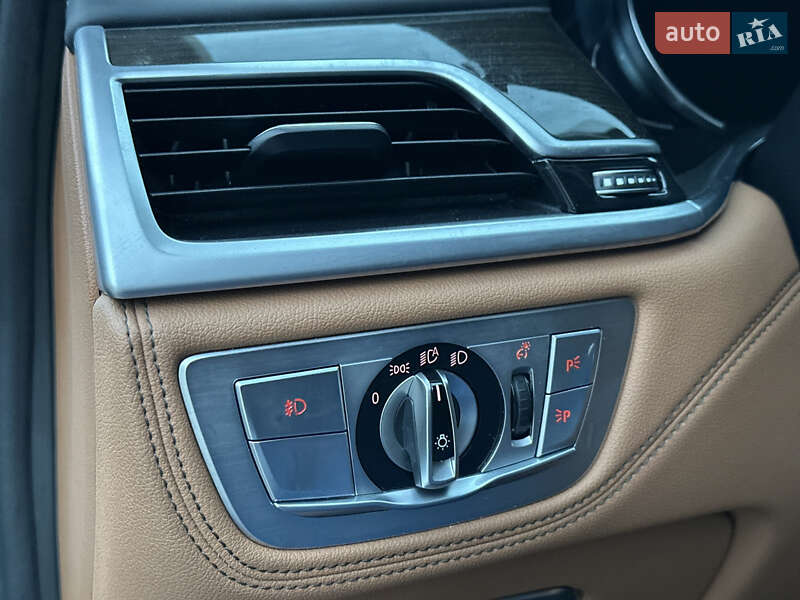 Седан BMW 7 Series 2017 в Одесі