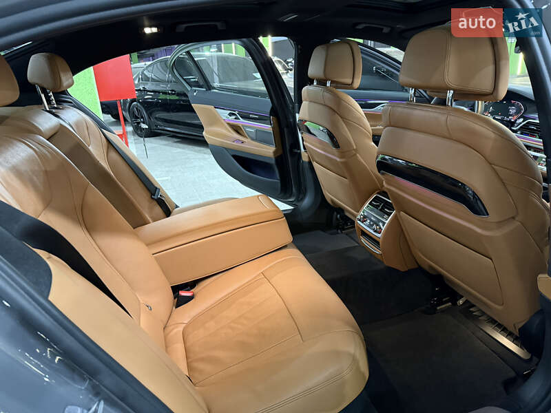 Седан BMW 7 Series 2019 в Киеве