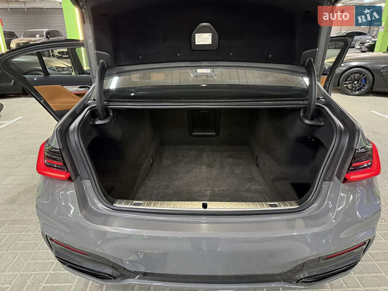 Седан BMW 7 Series 2019 в Киеве